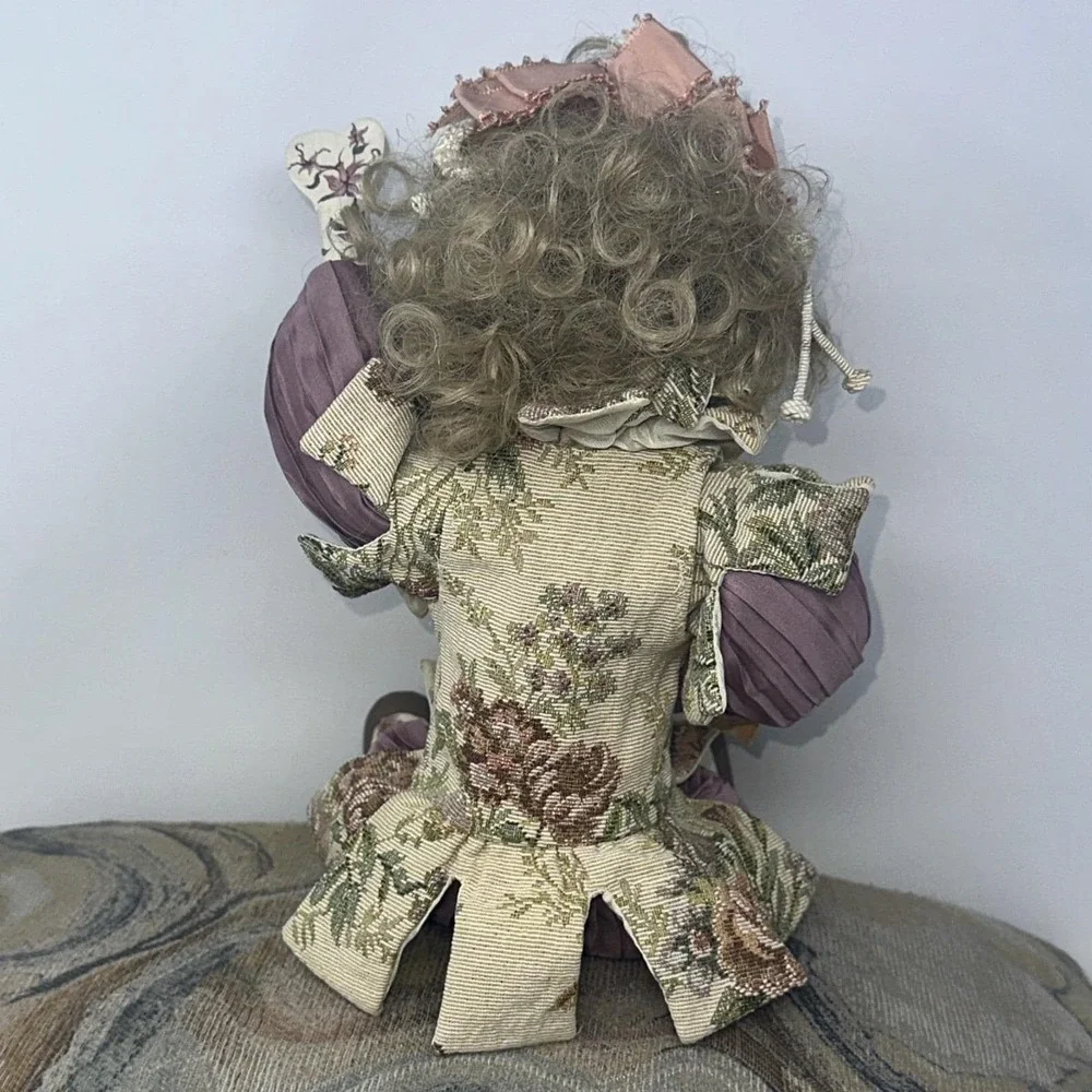 Vlasta Art Doll Pat Thompson 1986 Signed 18